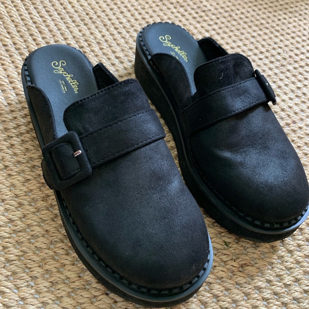 Anthropologie Seychelles “come together” platform slip-ons black
